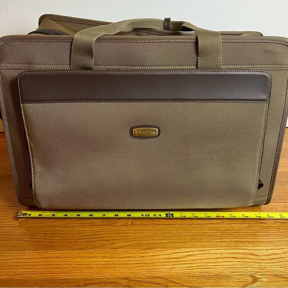 Ventura Luggage Carry-On Travel‎ Bag Olive Vintage 20”X 14”X 11”